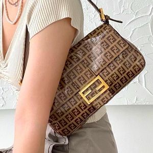 Vintage Authentic FENDI baguette.